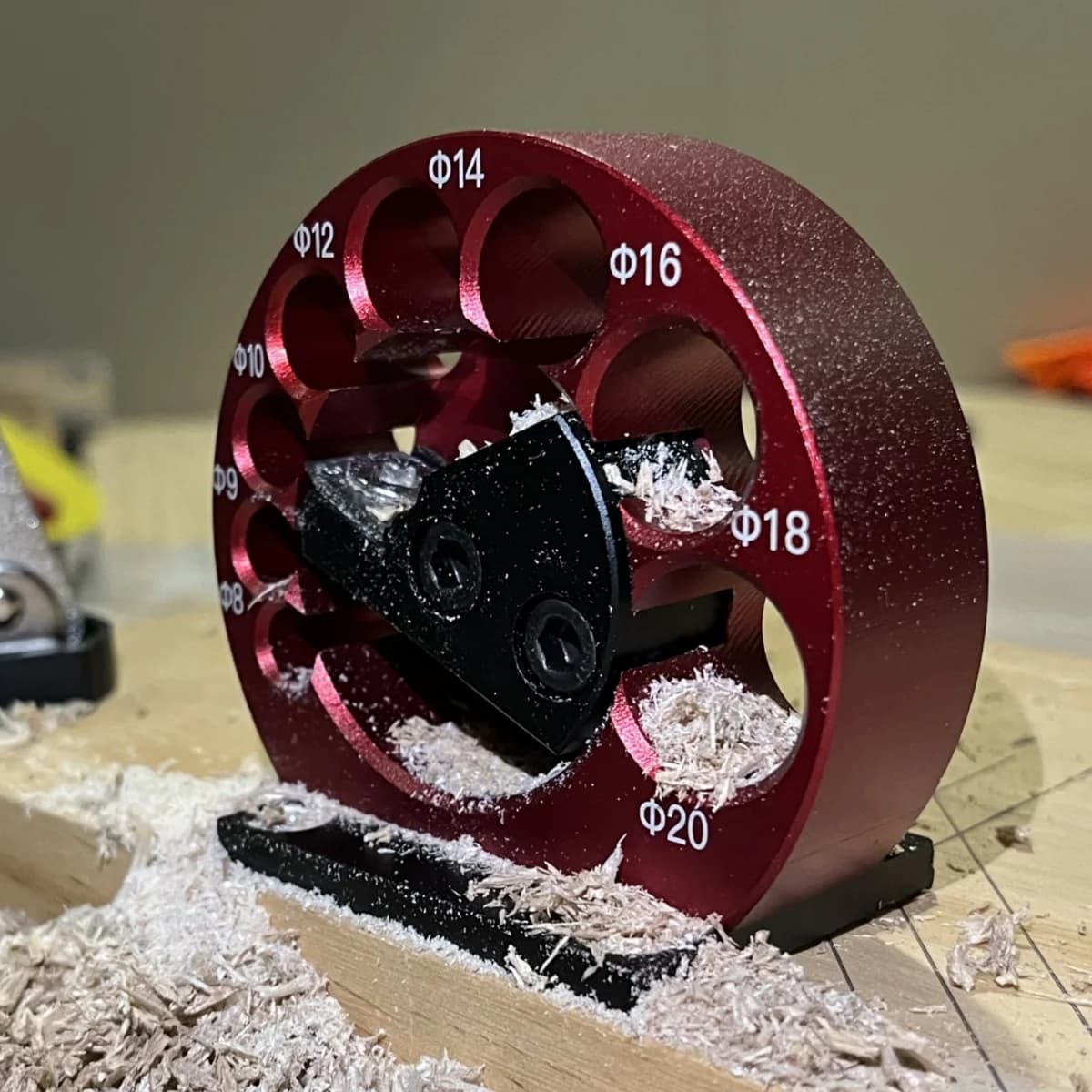 8-Loch verstellbarer Dübelhersteller für Holzbearbeitung, 8–20 mm